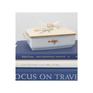 VINTAGE RARE MEISSEN LIDDED TRINKET BOX / PILL BOX FLORAL DESIGN W GOLD DETAILS